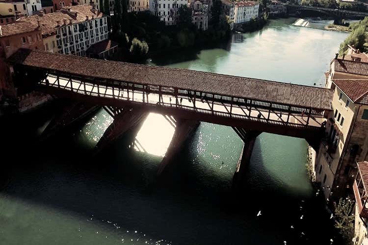 Distilleria Nardini celebra la vita con uno spot dallo spirito giusto