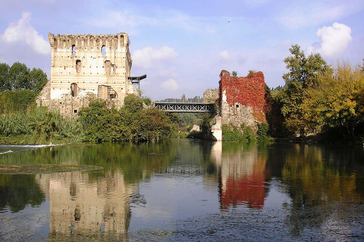 Ponte Visconteo. Foto: Alessandra Guerra Un itinerario da sogno tra paesaggi fiabeschi? Fermatevi a Valeggio sul Mincio