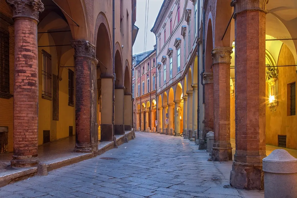 Bologna, i portici Ecco perch&eacute; la chiamano la ''grassa'': tour nei migliori ristoranti di Bologna