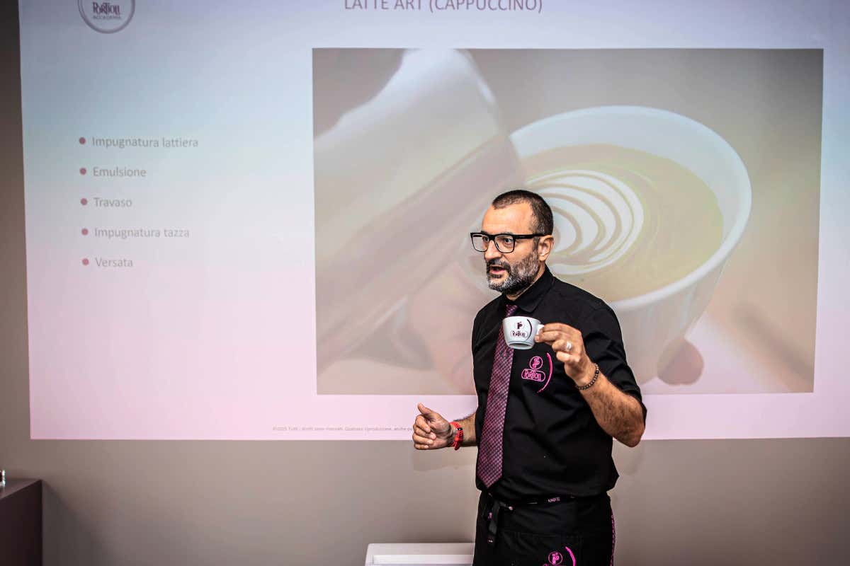 Corso latte art per baristi: creatività e precisione in ogni tazza