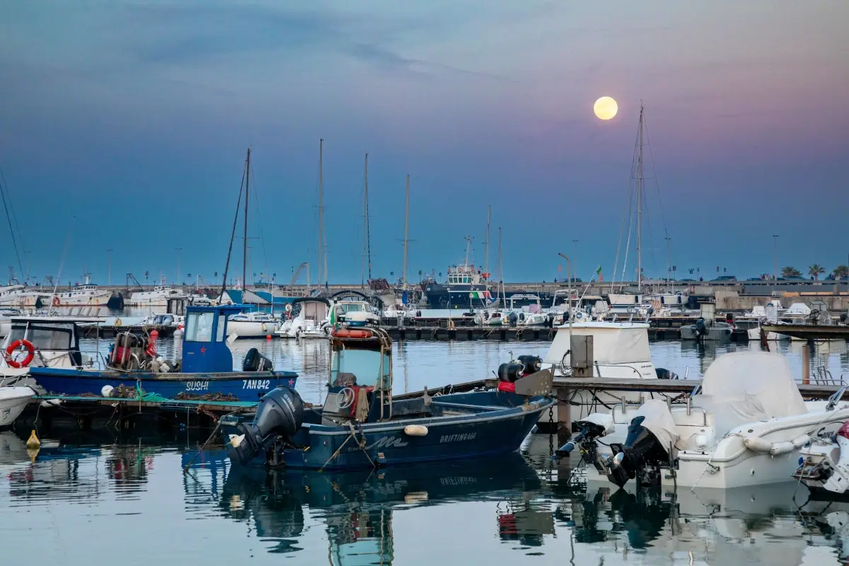 Il porto di Civitanova Marche&nbsp; In citt&agrave; e nei ristoranti &egrave; tempo di Civitanova Fishion Week
