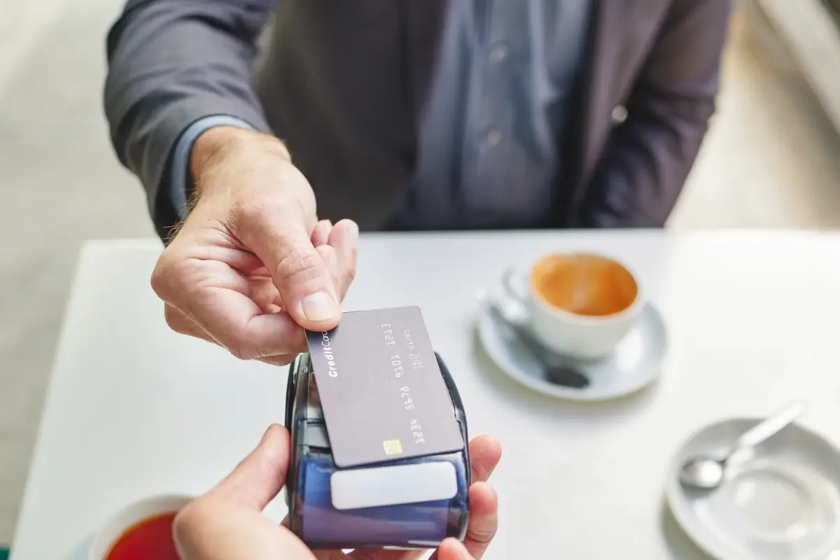 Fipe chiede di togliere l'obbligo di Pos per i micropagamenti&nbsp; La richiesta di Fipe: &ldquo;Stop all'obbligo di Pos per i micropagamenti&rdquo;