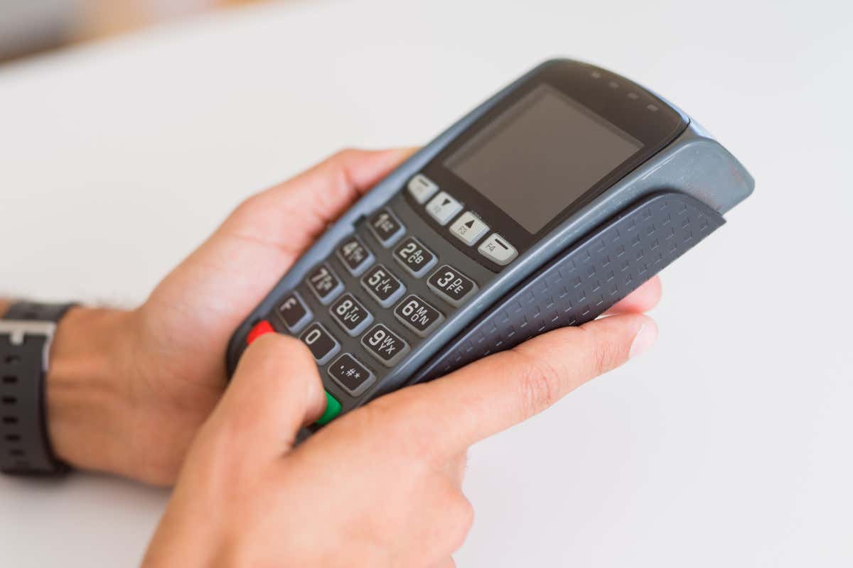 Il pos non funziona: un cliente viene mandato via dal ristorante all'antipasto