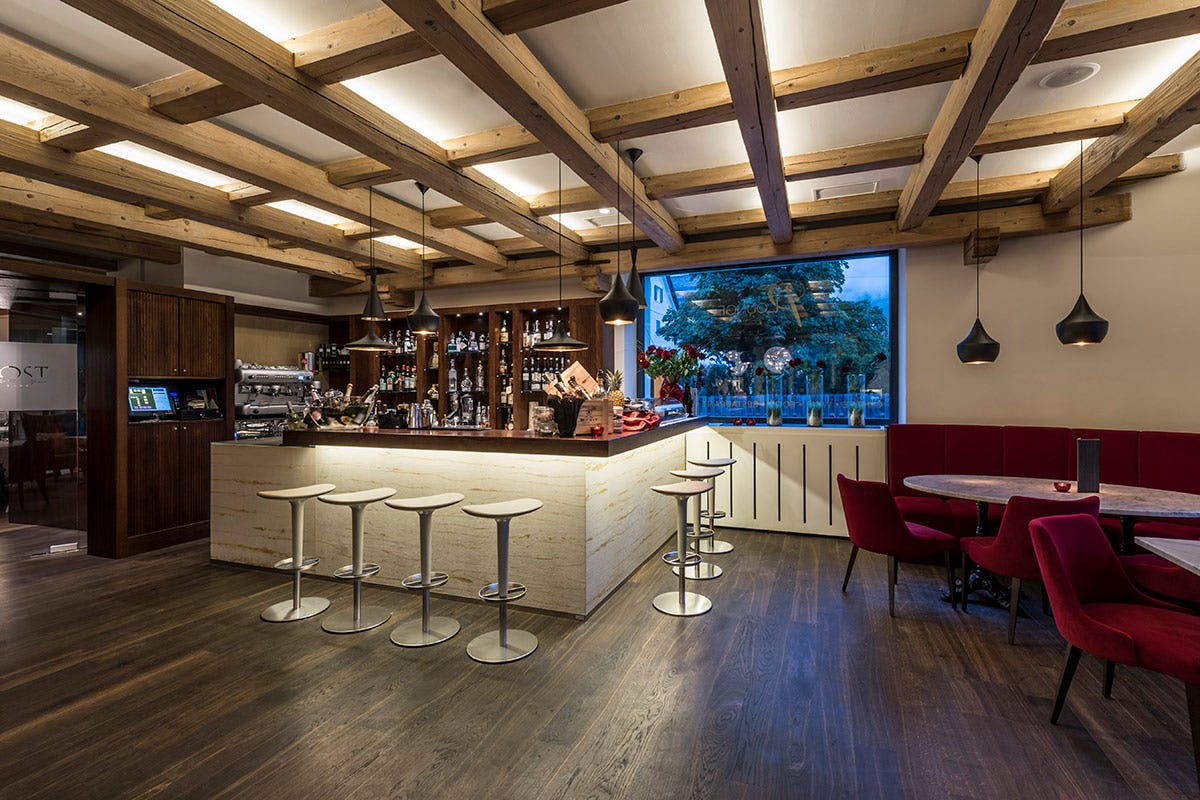 Lounge bar Inverno da favola nei Post Dolomiti Resorts di San Candido