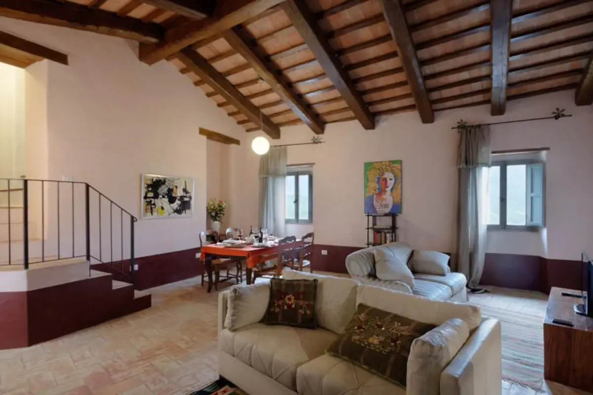 La suite Castello di Postignano, fuga dalla quotidianit&agrave; ma con comfort e gusto