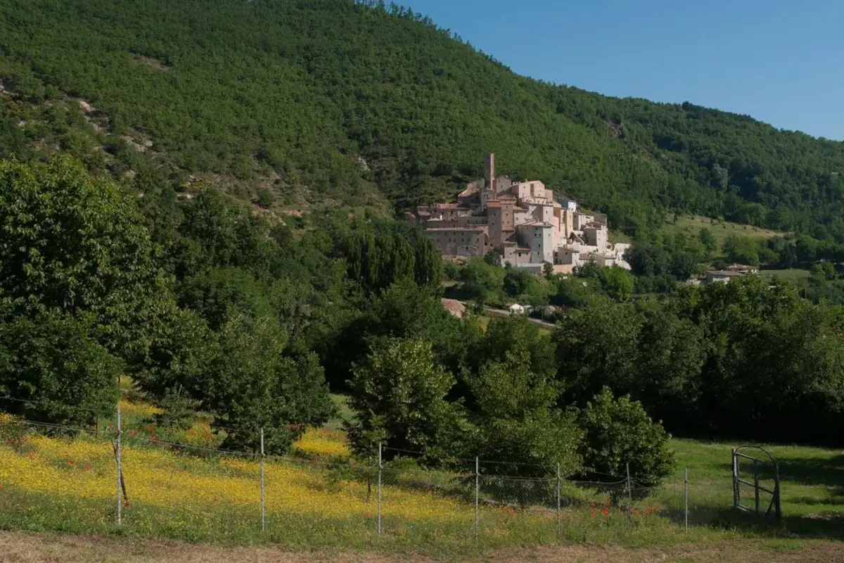 Castello di Postignano Castello di Postignano, fuga dalla quotidianit&agrave; ma con comfort e gusto