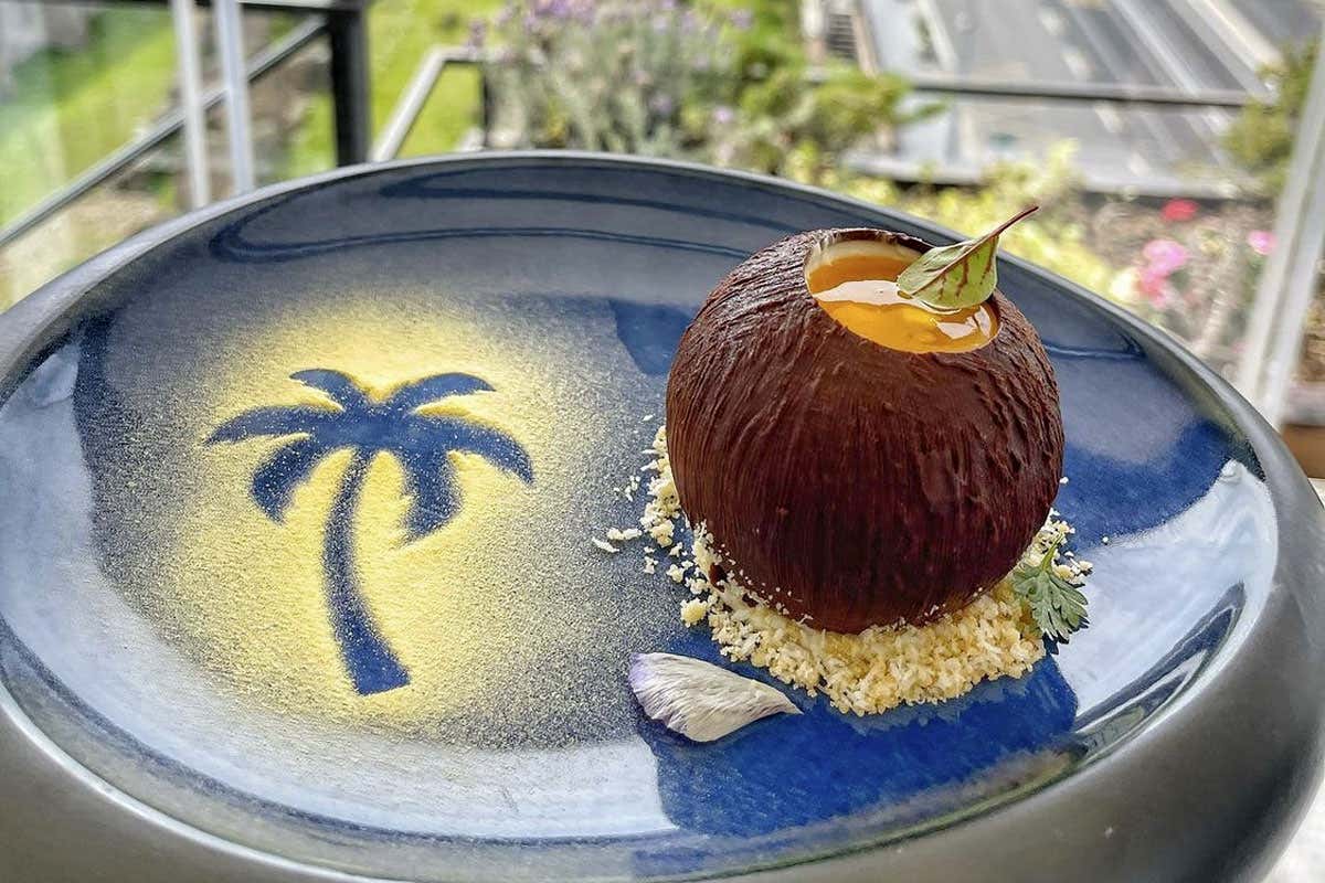 Sapevi che il Colosseo si può mangiare? A Roma lo trovi tra i dessert di un ristorante stellato Sapevi che il Colosseo si può mangiare? A Roma lo trovi tra i dessert di un ristorante stellato