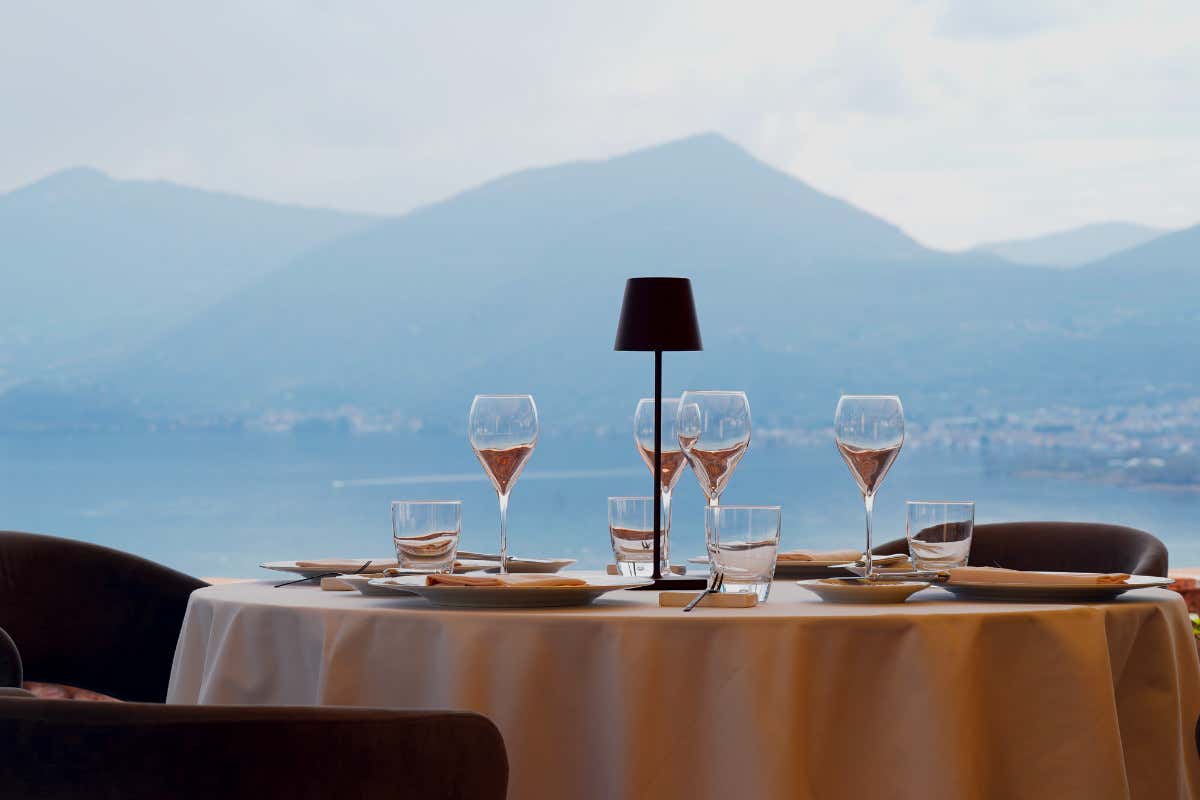 Mirabella Restaurant, fine dining con vista sul lago