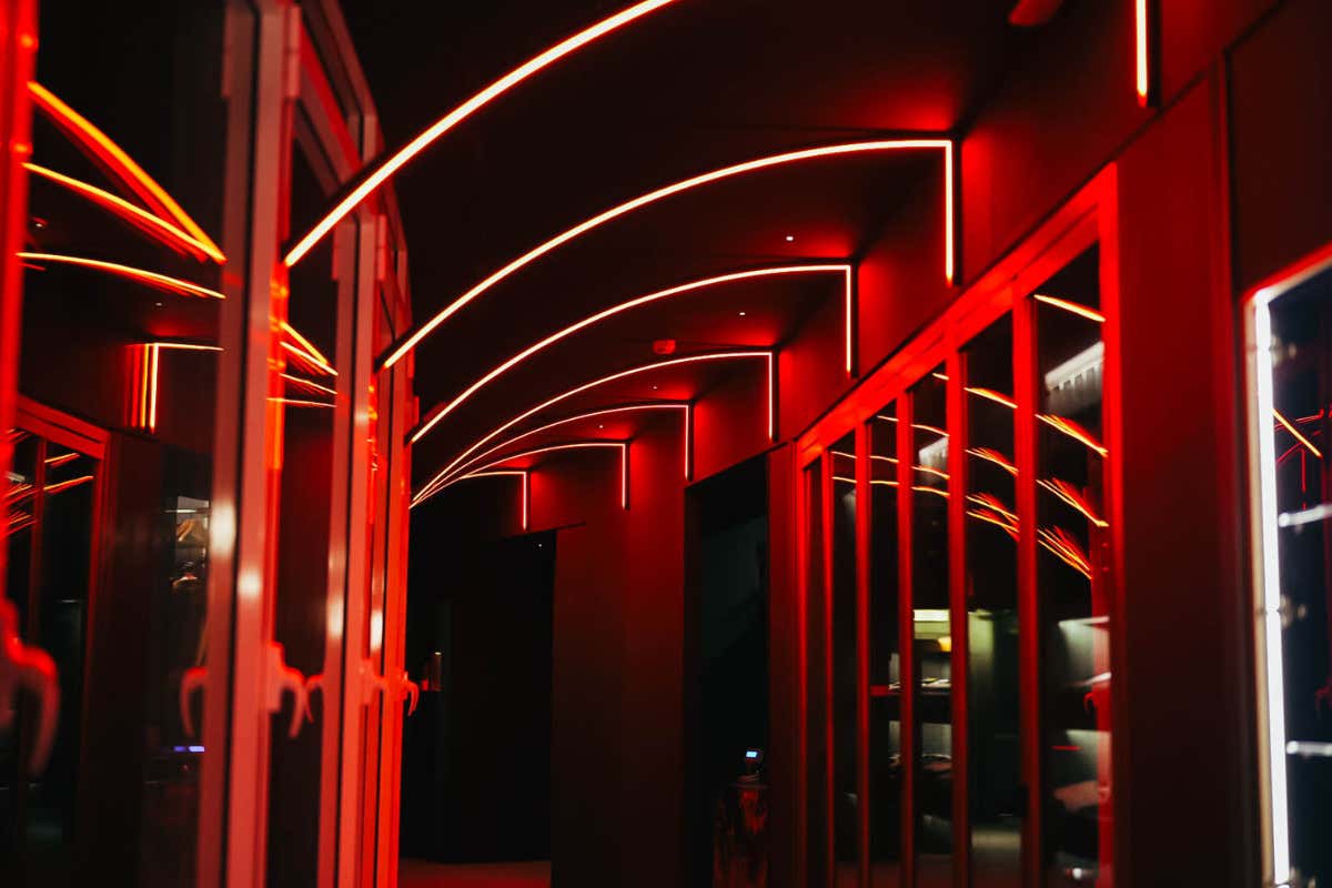 Mangiare nel cielo di Milano? Al Voya Rooftop, il locale più alto della città