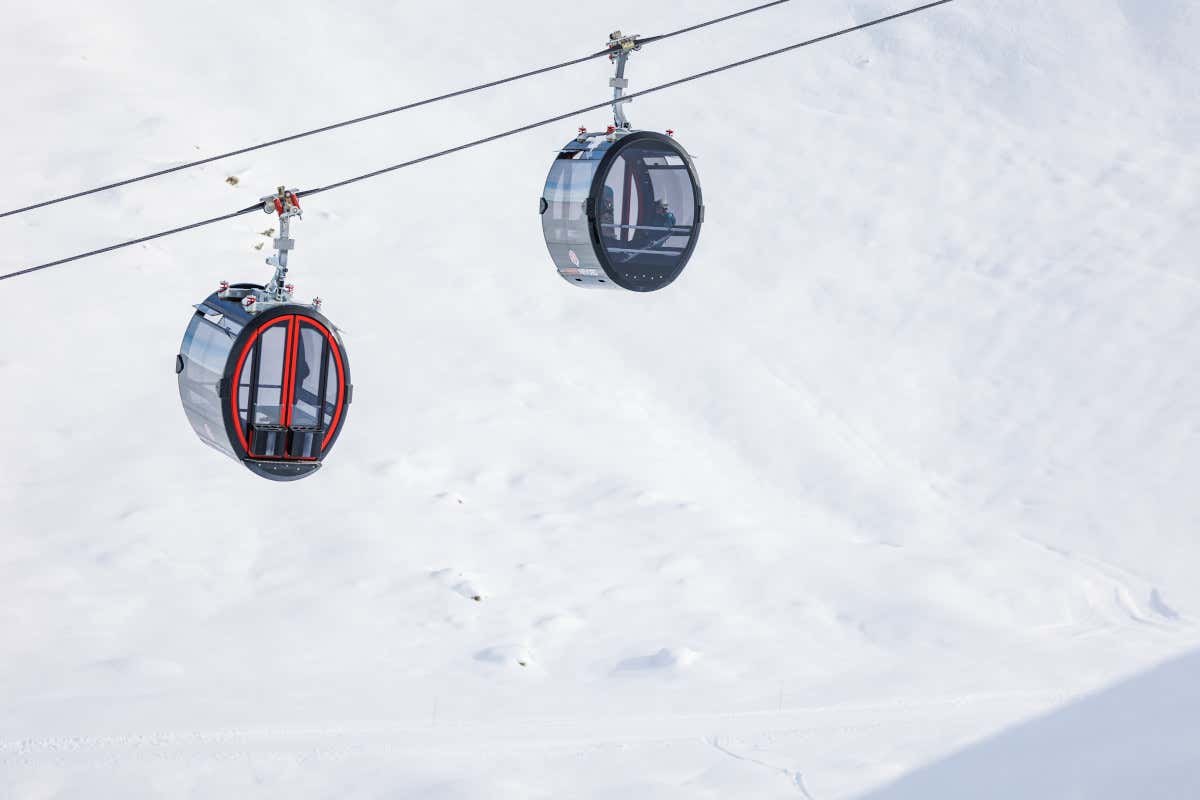 Telecabina panoramica da 10 posti Stelle Michelin in alta quota a Prato Nevoso