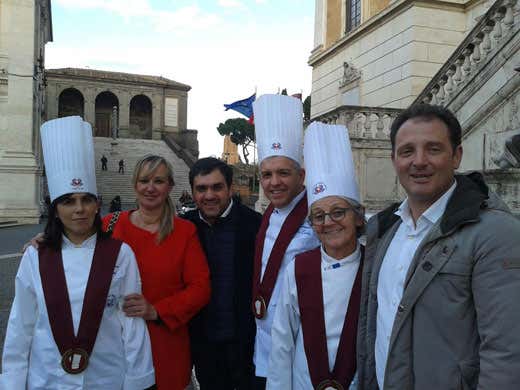 da sinistra: Tiziana Papini, Maria Luisa Lovari, Gianluca Drago, Leonardo De Candia, Renata Valentini e Roberto Lodovichi
