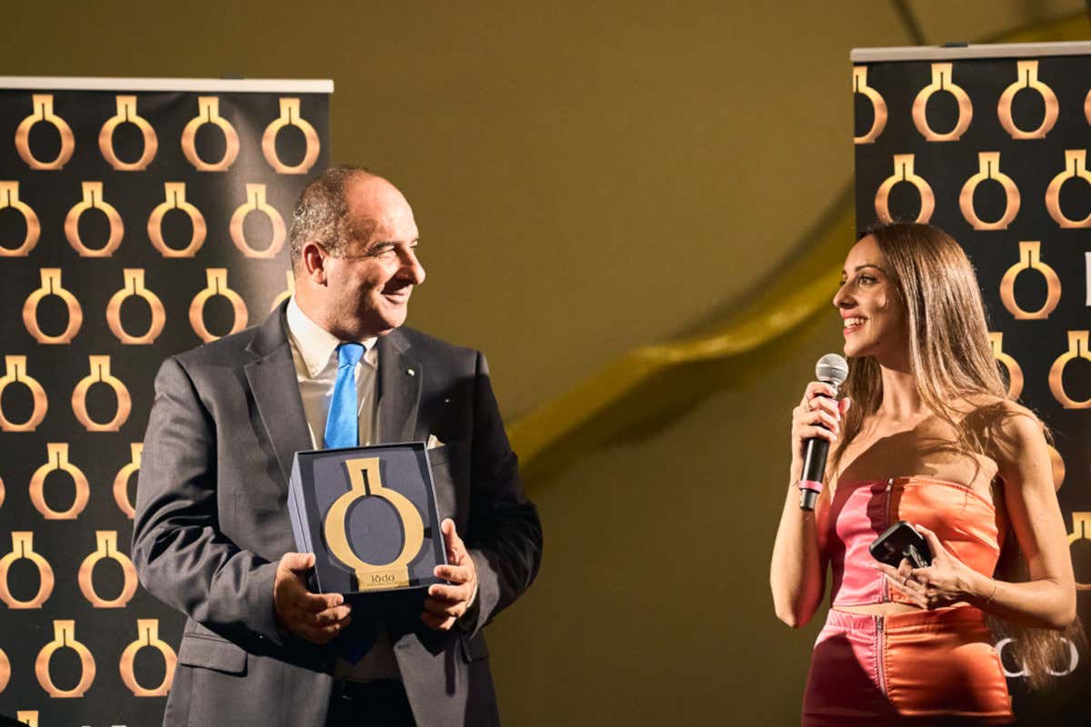 Americo Quattrociocchi ritira il premio Miglior azienda 2022 di Lodo L'“Oscar dell'olio extravergine” va all'azienda Quattrociocchi