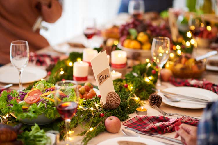Serve equilibrare la dieta anche durante le feste (Feste, per non prendere peso è bene sapersi... organizzare) Serve equilibrare la dieta anche durante le feste (Feste, per non prendere peso è bene sapersi... organizzare)