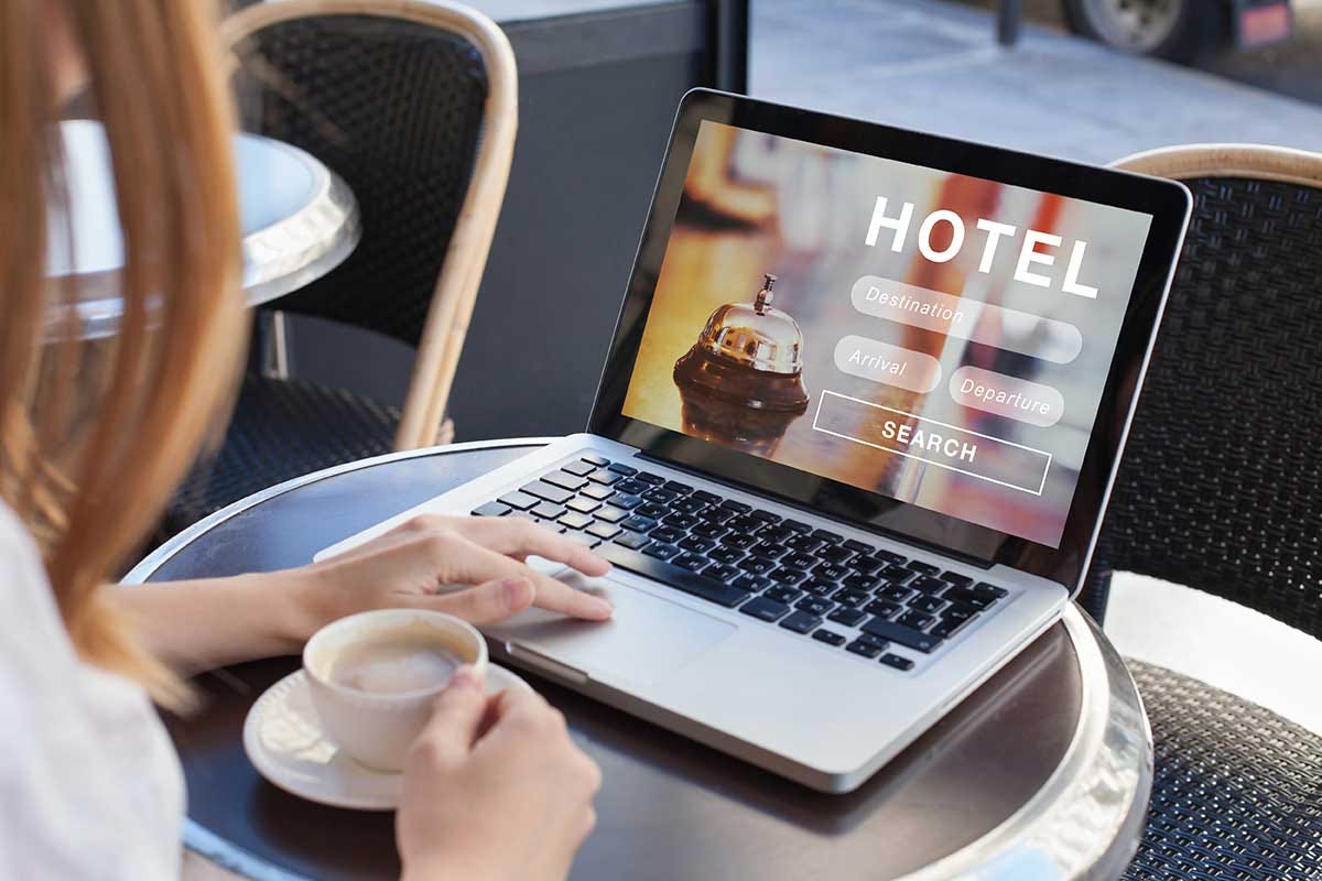 Per le prenotazioni in hotel i clienti preferiscono sempre di più il sito della struttura Per spingere le prenotazioni in hotel serve un canale online diretto con il turista