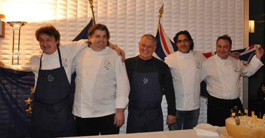 Da sinistra Flavio Costa, Mauro Elli, Nicola Cavallaro, Stefano Masanti, Fabio Baldasarre Da sinistra Flavio Costa, Mauro Elli, Nicola Cavallaro, Stefano Masanti, Fabio Baldasarre