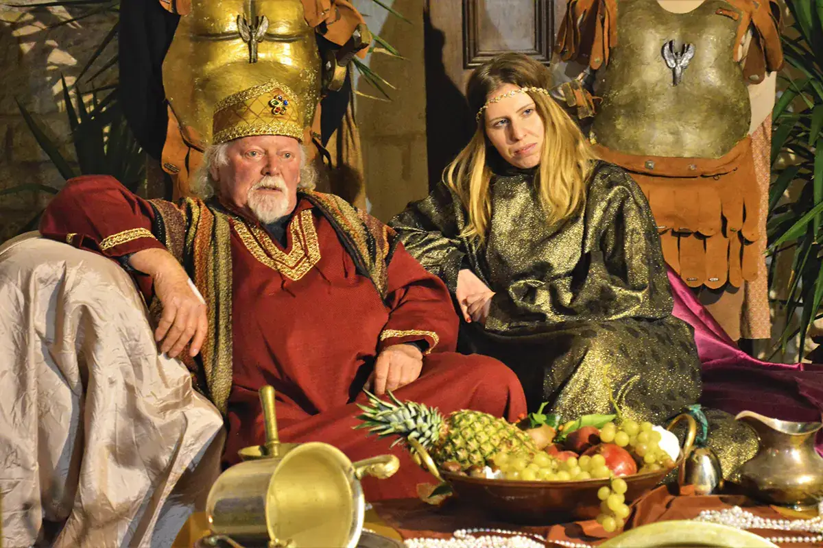 Circa 300 i figuranti che parteciperanno alla rievocazione della Natività a Piobbico (Pu) Il Grand Tour delle Marche arriva a Piobbioco per il presepe vivente