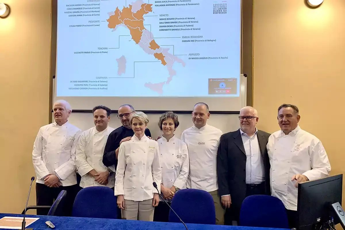 La presidente Anna Sartori con alcuni rappresentanti delle imprese associate Lievito Madre da Rinfresco: il Consorzio si presenta