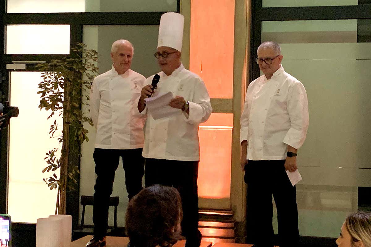 Fra estetica e artigianalità il futuro dei pasticceri secondo i maestri dell'Accademia Fra estetica e artigianalità il futuro dei pasticceri secondo i maestri dell'Accademia