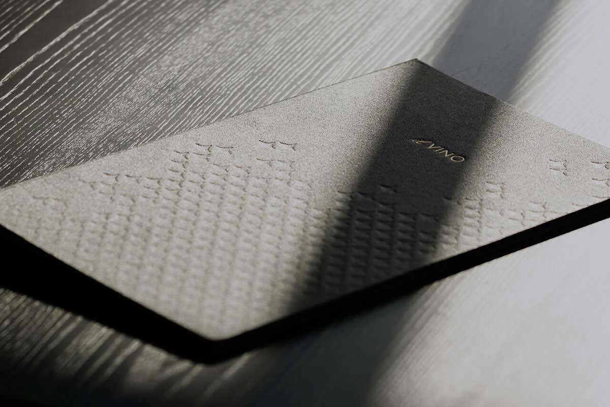 Carte menu sensoriali: quando il design racconta l'identità di un ristorante Carte menu sensoriali: quando il design racconta l'identità di un ristorante