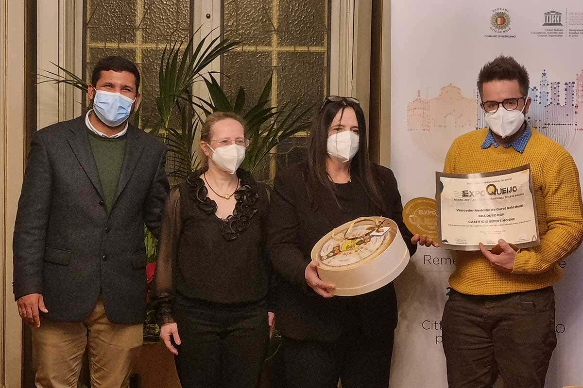 Il Super Gold &egrave; stato assegnato al Bra duro Dop del caseificio Sepertino Snc di Marene Italia-Brasile, una partnership al gusto di formaggio che parla bergamasco