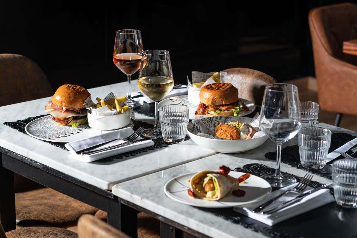 Primo San Lorenzo: smashburger, pizza e birre in stile industrial londinese Primo San Lorenzo: smashburger, pizza e birre in stile industrial londinese