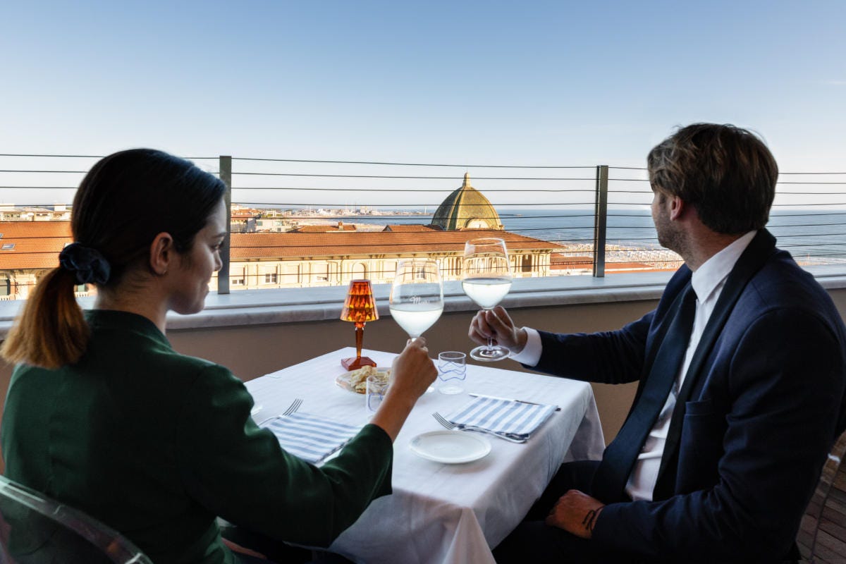 Il ristorante sulla terrazza del Principe di Piemonte Ambienti salubri certificati: primo in Italia il Grand hotel Principe di Piemonte