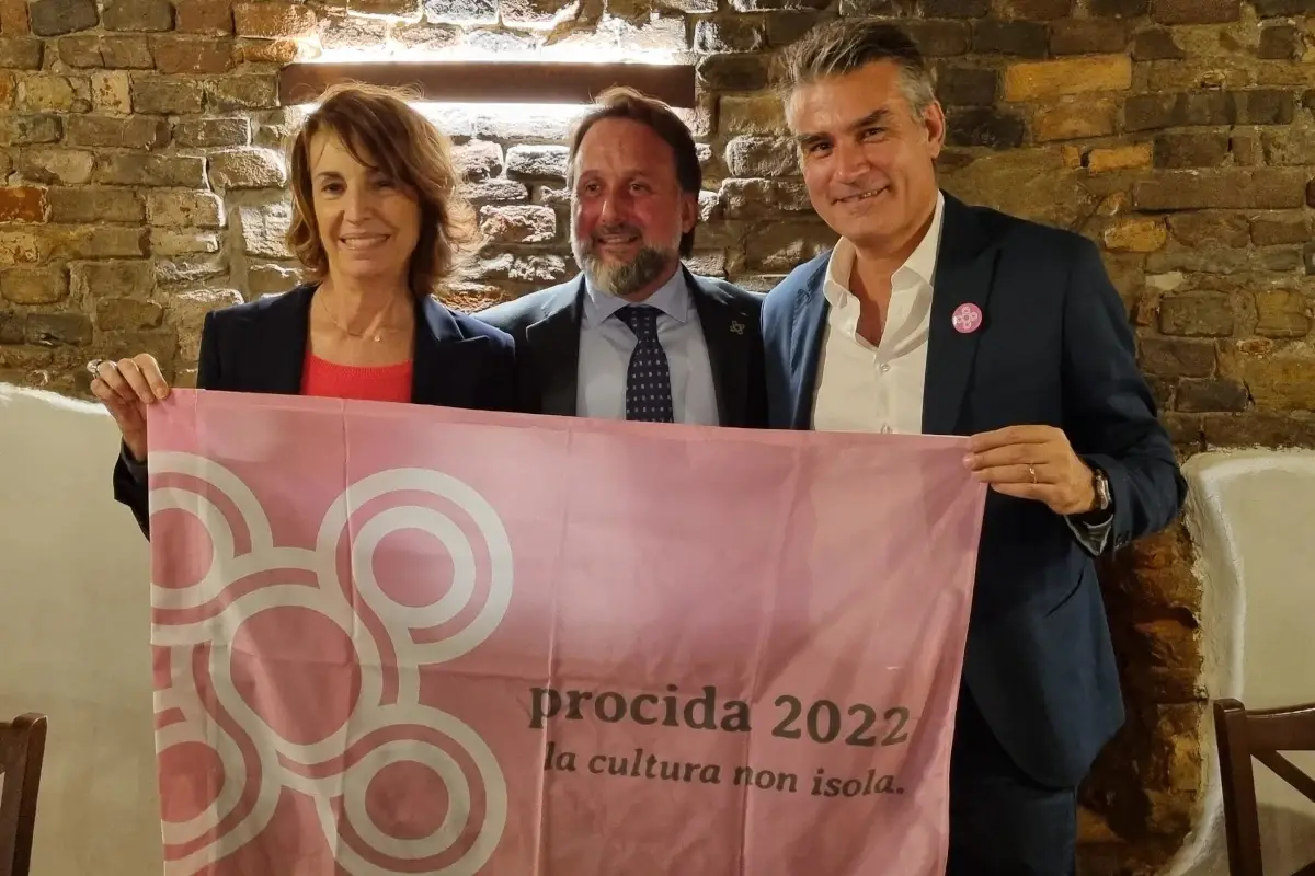 Nadia Ghisalberti, Leonardo Costagliola e Sergio Gandi&nbsp; Da Procida a Bergamo, passaggio di testimone tra Capitali della cultura