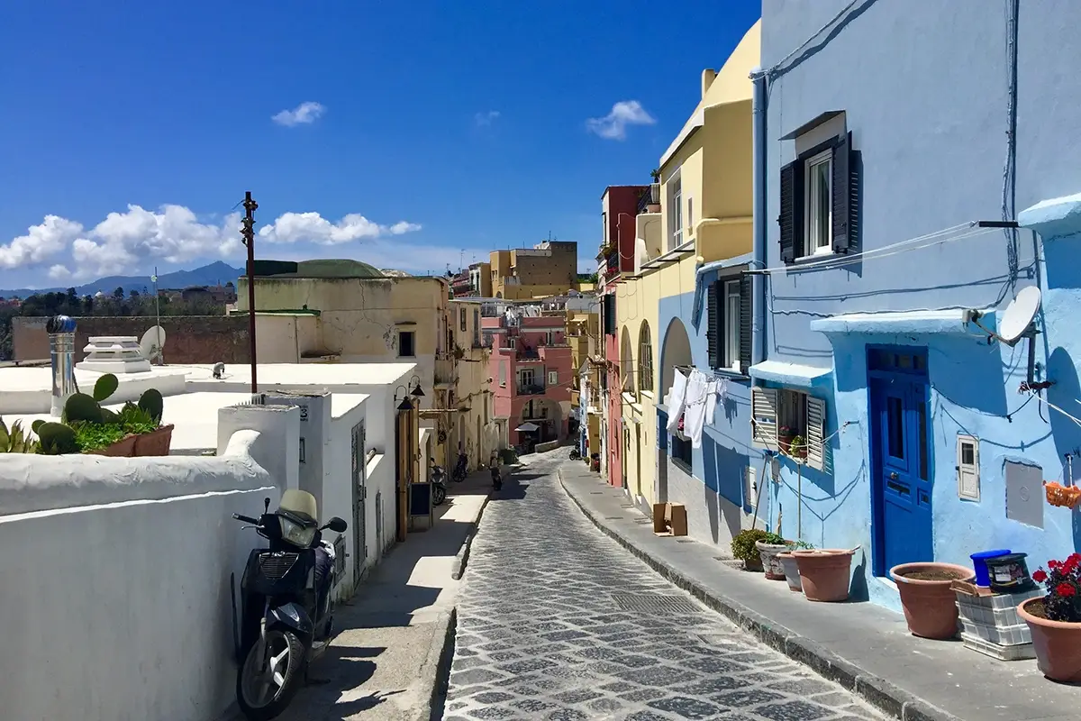 Un tuffo autentico nella vita dei procidani Procida, pi&ugrave; che un&rsquo;isola&hellip; Capitale!