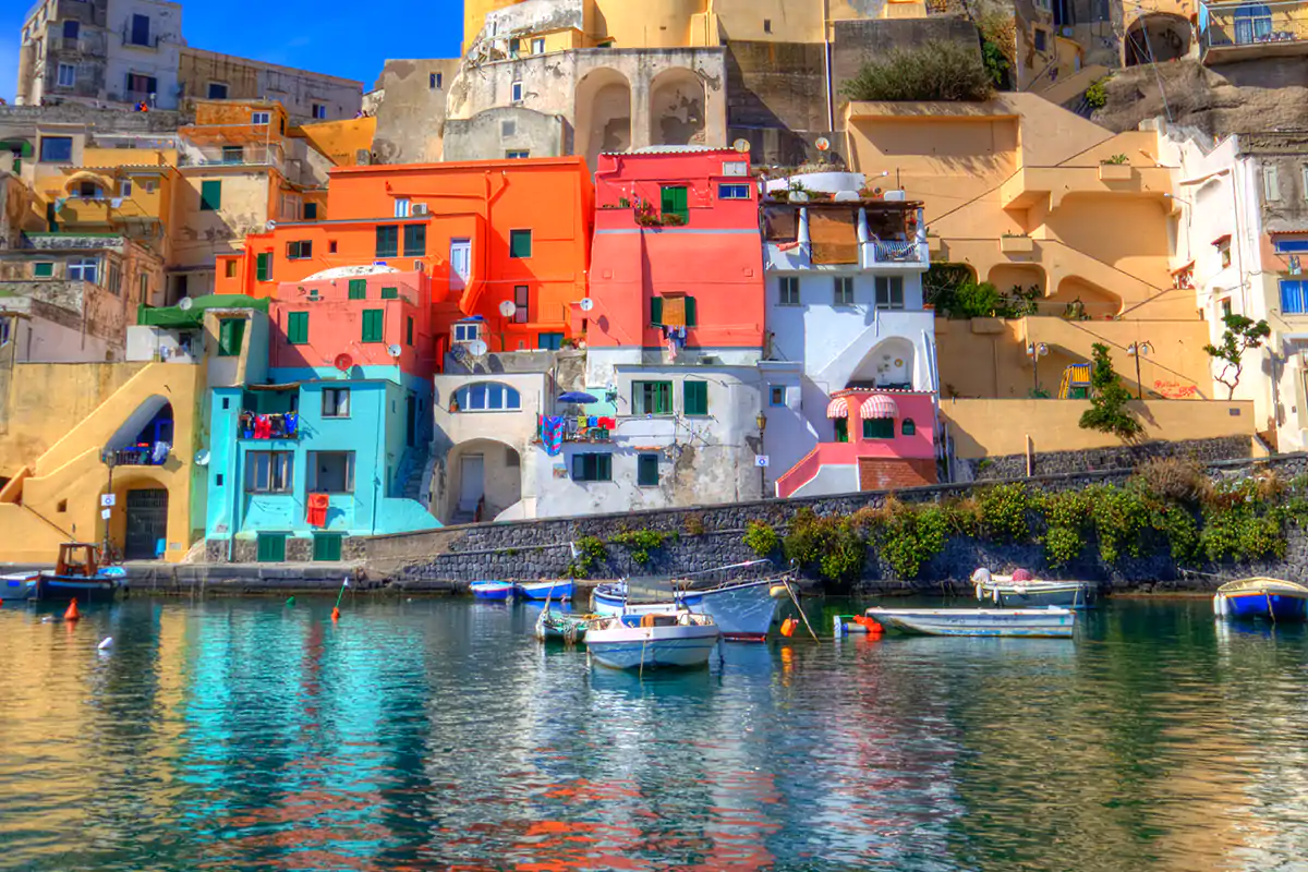 Un scorcio di Procida Procida covid free, un privilegio? Il sindaco: No, destinazione fragile