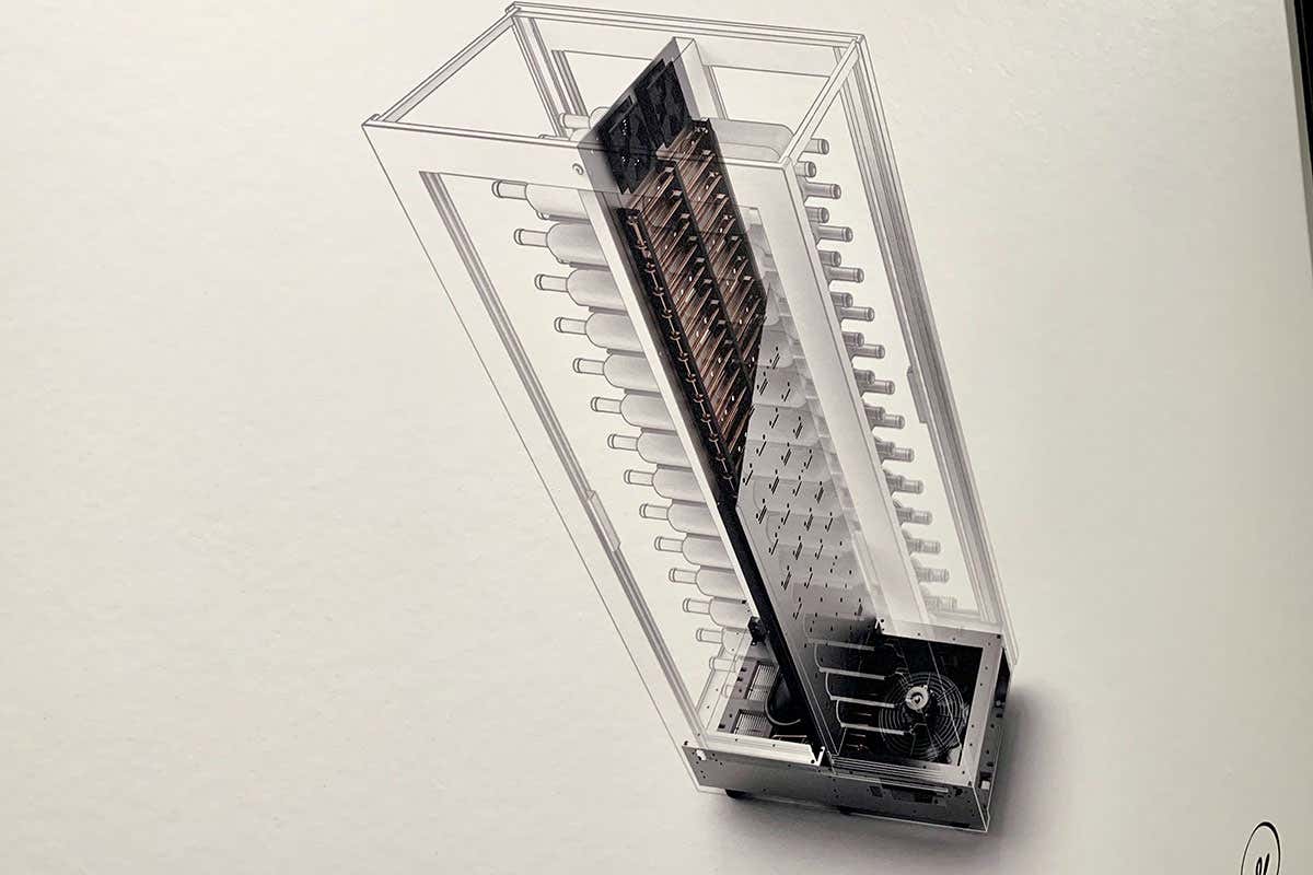 Della Marta mette in vetrina le bottiglie dei campioni 