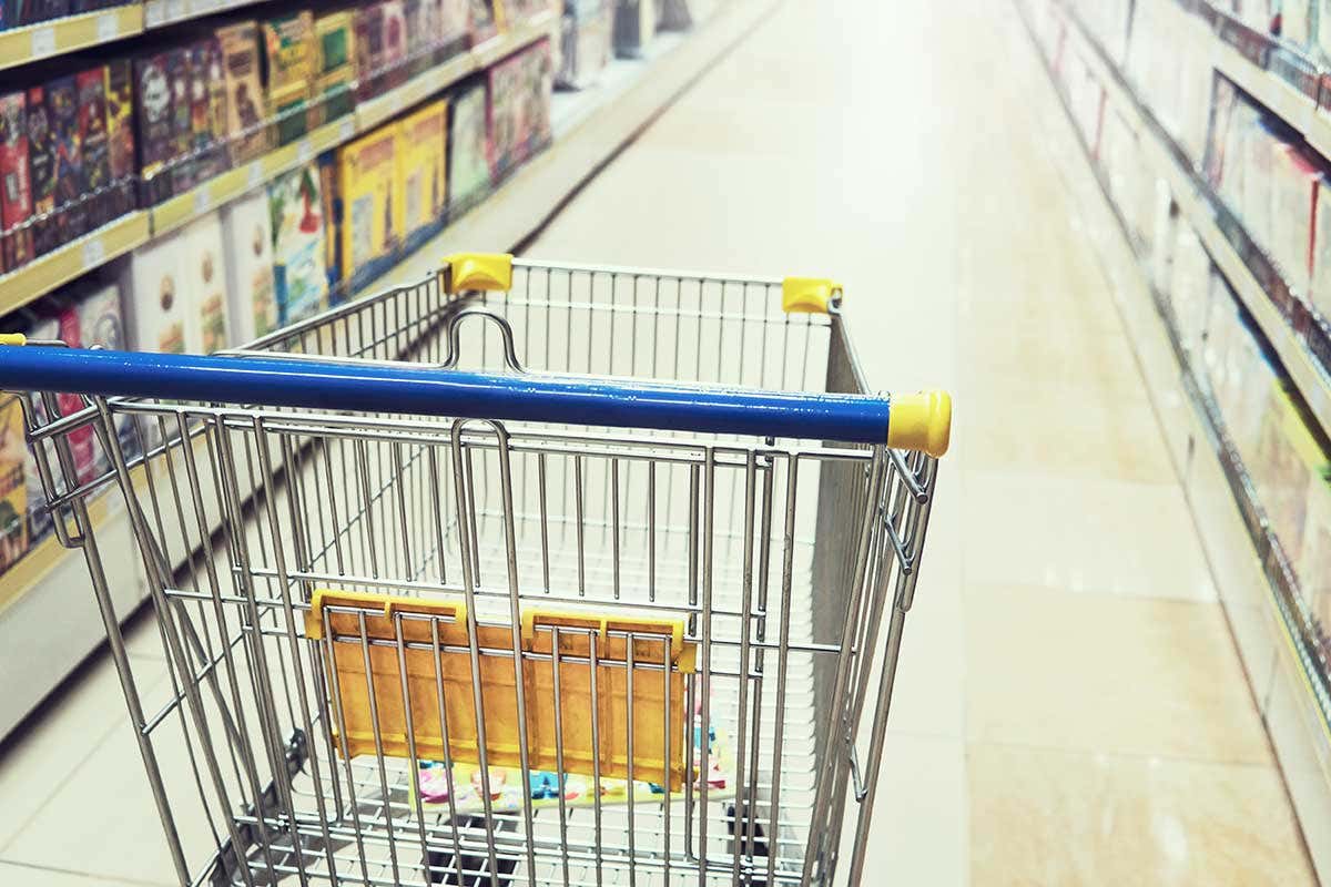 Sulla promozione si giocano le quote di mercato che premiano discount ed e-Commerce Promozioni gi&ugrave;, prezzi su. Al supermercato la spesa si fa meno conveniente