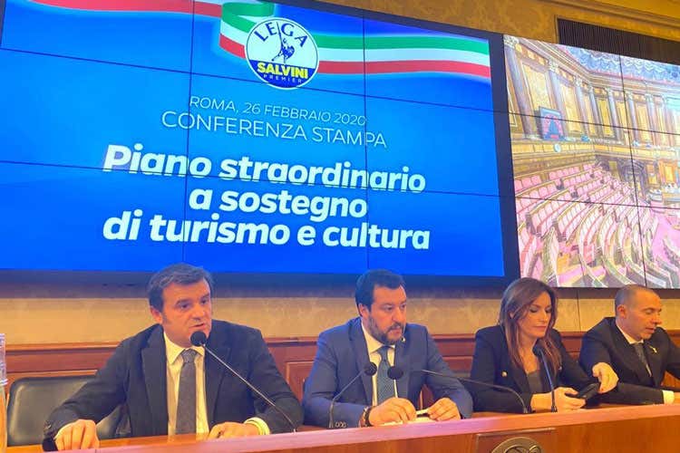Gian Marco Centinaio con Matteo Salvini alla presentazione del piano per il turismo - Strategie per sostenere il turismo Dalla Lega un piano per il Governo