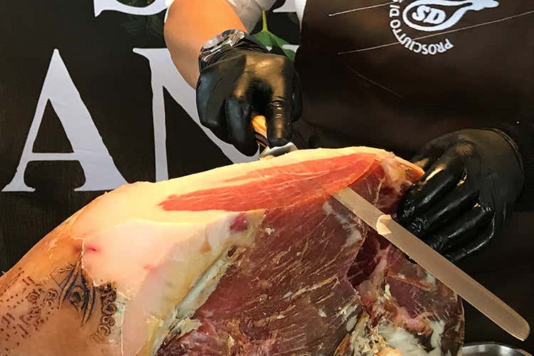 (Prosciutto di San Daniele, export a 6% Debutto in tv e 8 mesi di festa itinerante) (Prosciutto di San Daniele, export a 6% Debutto in tv e 8 mesi di festa itinerante)
