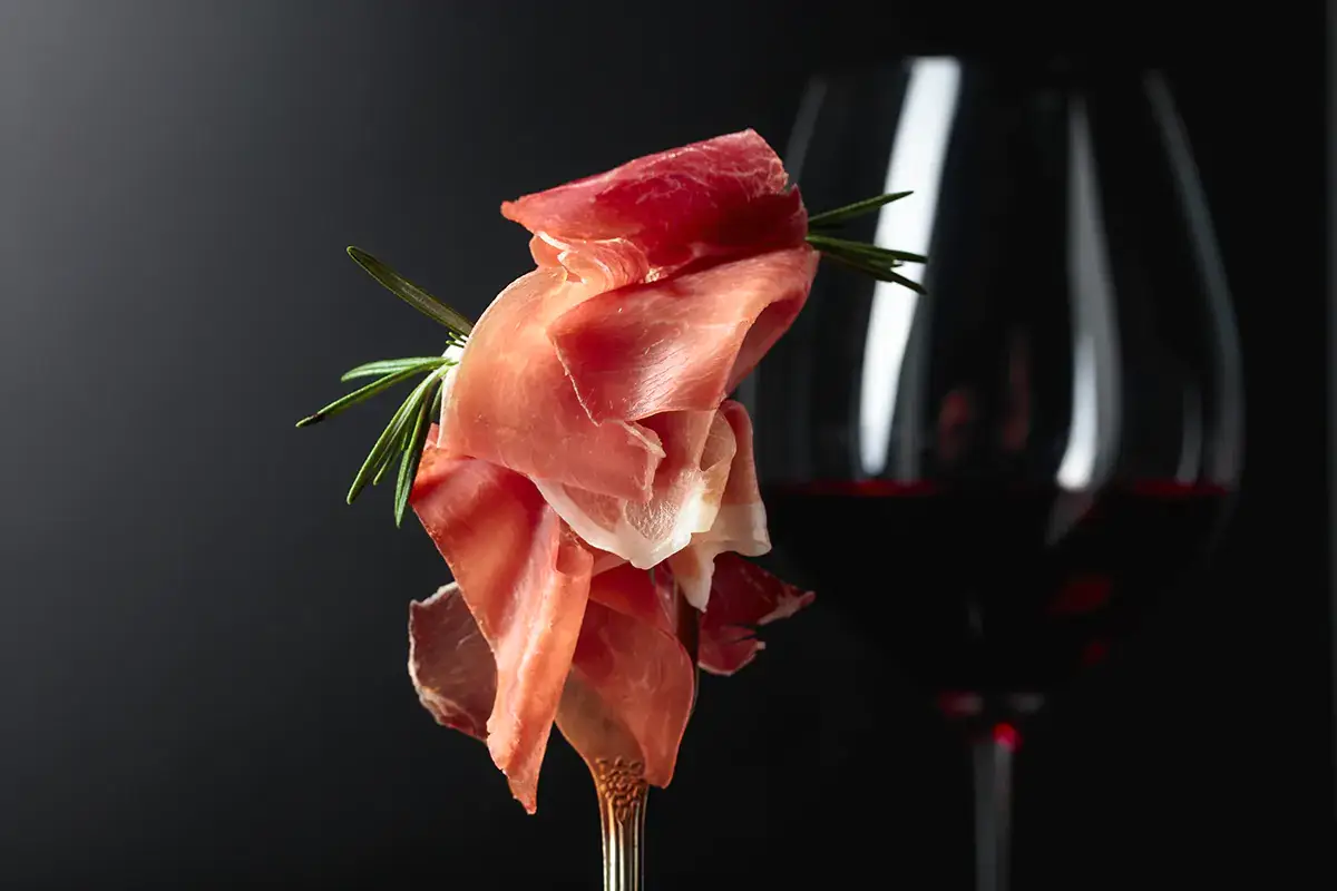 Prosciutto Toscano Dop Toscana, cinque eccellenze non bastano più. Il futuro passa da e-Commerce e turismo