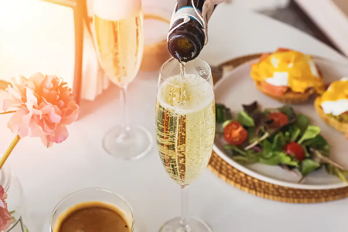 Anche i pubblici esercizi di Fipe a fianco del Prosecco nella battaglia contro il riconoscimento del Prosek Anche i ristoranti scendono in campo a difesa del Prosecco: &laquo;Simbolo dello stile italiano&raquo;