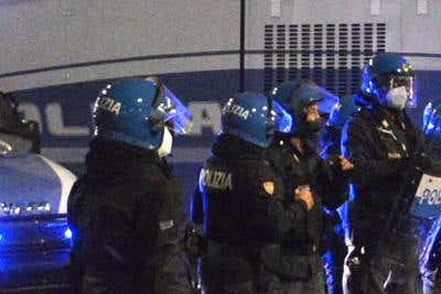 Proteste contro il Dpcm a Roma, fermati arancioni e di Forza nuova
