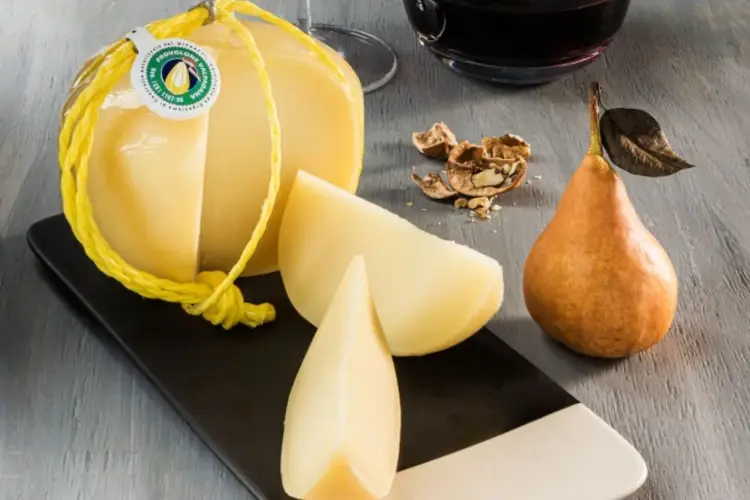 Provolone Valpadana Dop, dove Nord e Sud si incontrano