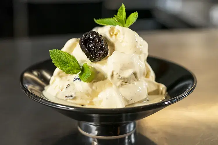 Gelato alla crema con Prugne della California