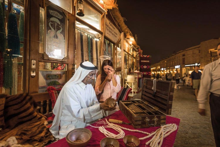 Viaggiare in Qatar con un budget limitato? Ecco dove mangiare e dormire