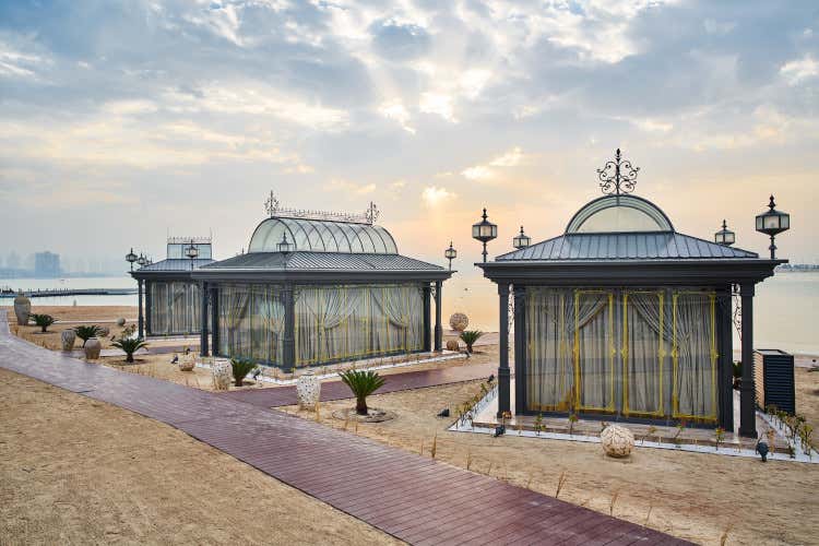 Viaggiare in Qatar con un budget limitato? Ecco dove mangiare e dormire