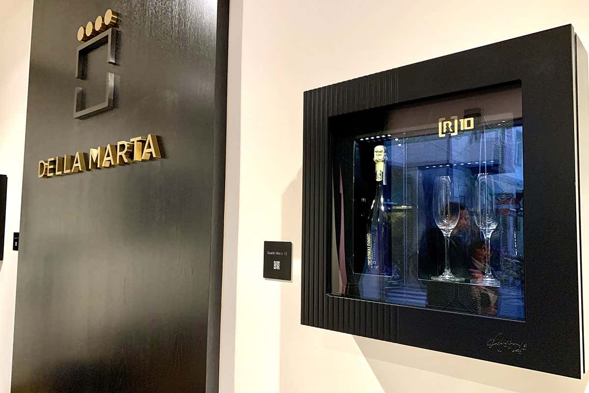 Della Marta mette in vetrina le bottiglie dei campioni 