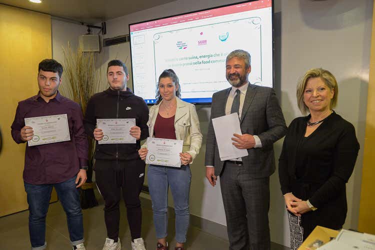 (La qualità dei salumi in due minuti Premiati i reporter del gusto) (La qualità dei salumi in due minuti Premiati i reporter del gusto)