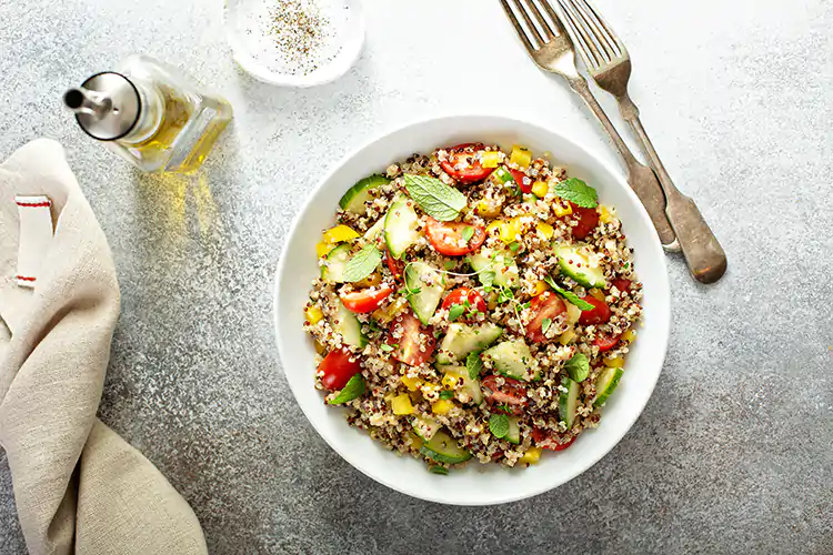  &Egrave; un&rsquo;importante fonte di calorie e aiuta a far assorbile le vitamine idrosolubili Perch&eacute; mangiare la Quinoa Cereale dai tanti benefici