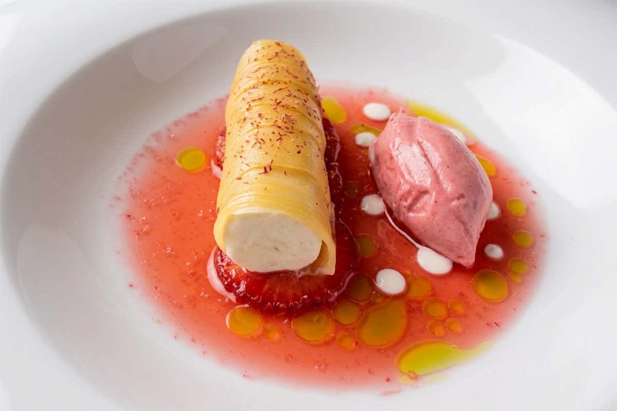 Rabarbaro, squacquerone e fragole - Ristorante Il Fagiano