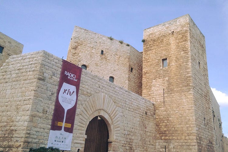 Il castello che ospiterà Radici del Sud (Radici del Sud,  a Bari 14ª edizione con 125 aziende vinicole e olearie)