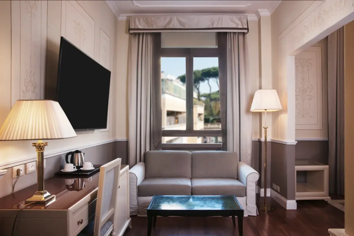 Il salottino della suite Nel cuore del Parioli apre il Radisson Blu Ghr Roma