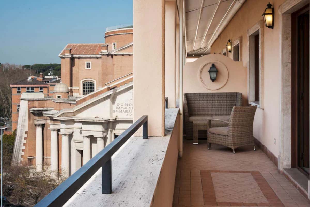 Un terrazzino con veduta panoramica Nel cuore del Parioli apre il Radisson Blu Ghr Roma