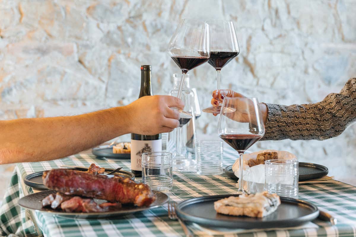 Rocca d'Orcia: dove la storia si fa ospitalità e la Toscana si assapora