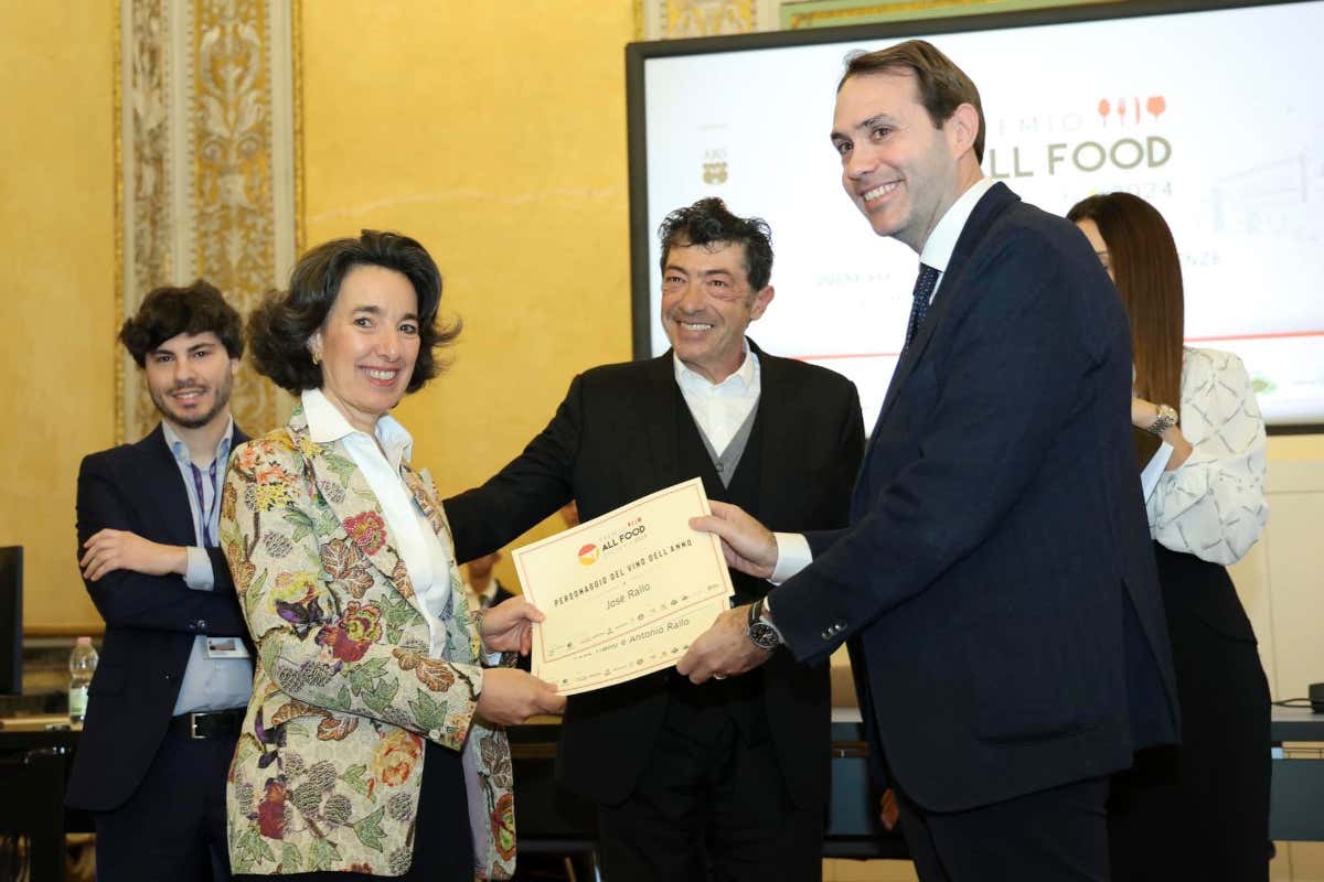 Premio All Food Sicily, ecco tutti i vincitori 2024. Cuttaia chef dell'anno Premio All Food Sicily, ecco tutti i vincitori 2024. Cuttaia chef dell'anno