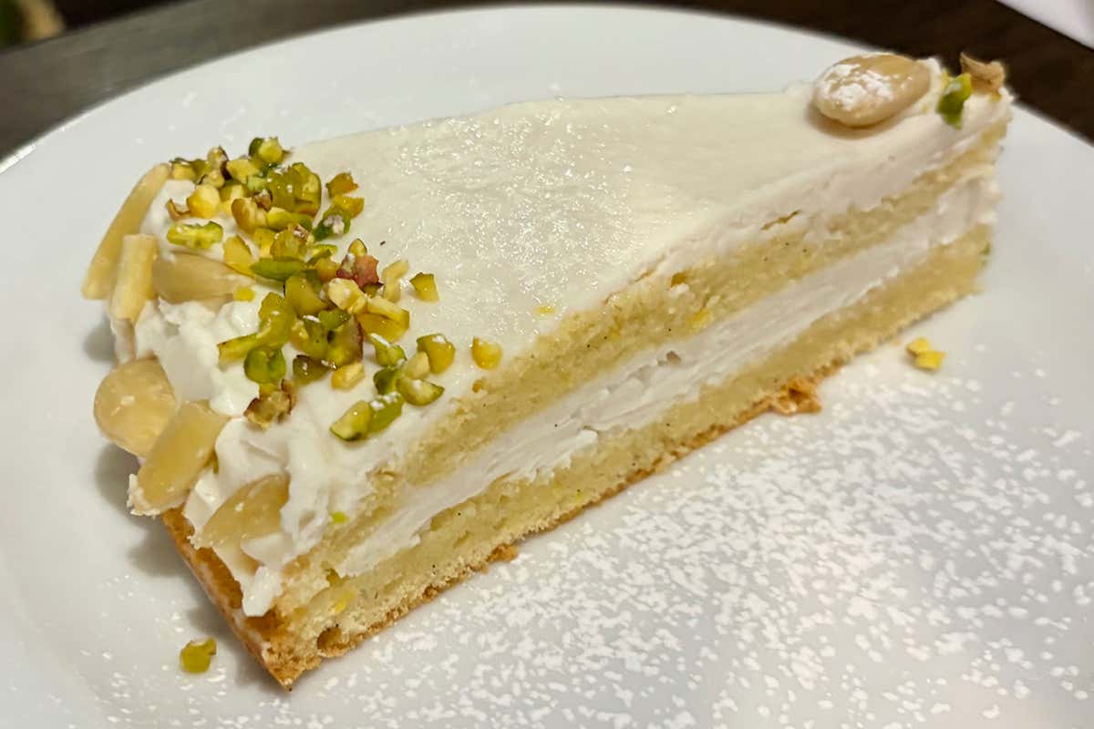 Torta alla crema di mandorle siciliane